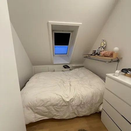 Διαμέρισμα Cozy In - Quiet And Well-connected Area!